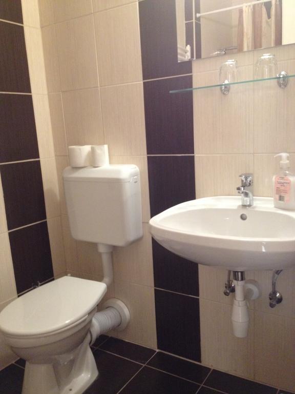Hotel Family Balatonfoldvar Bilik gambar