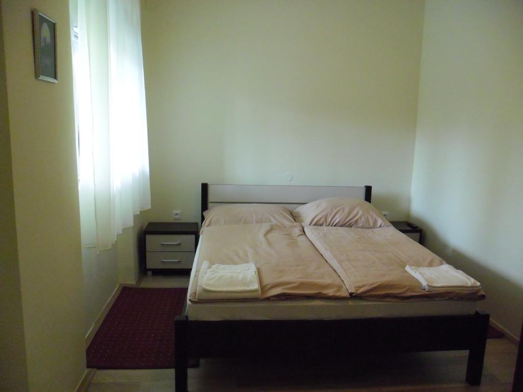 Hotel Family Balatonfoldvar Bilik gambar