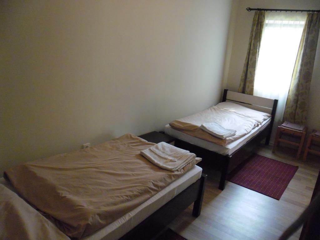 Hotel Family Balatonfoldvar Bilik gambar
