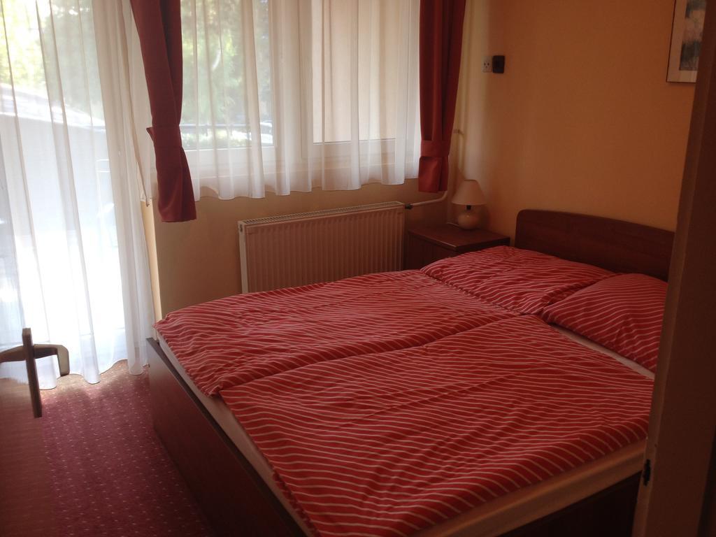 Hotel Family Balatonfoldvar Bilik gambar