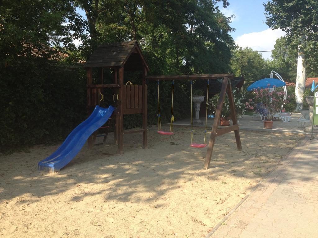 Hotel Family Balatonfoldvar Luaran gambar