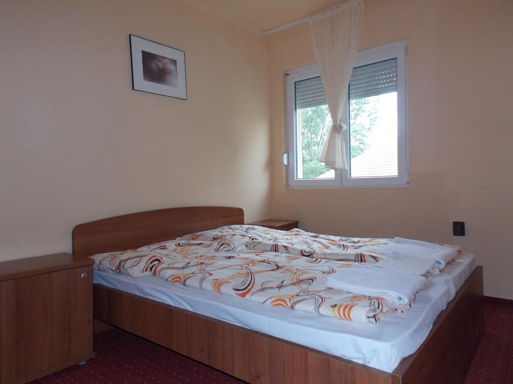 Hotel Family Balatonfoldvar Luaran gambar